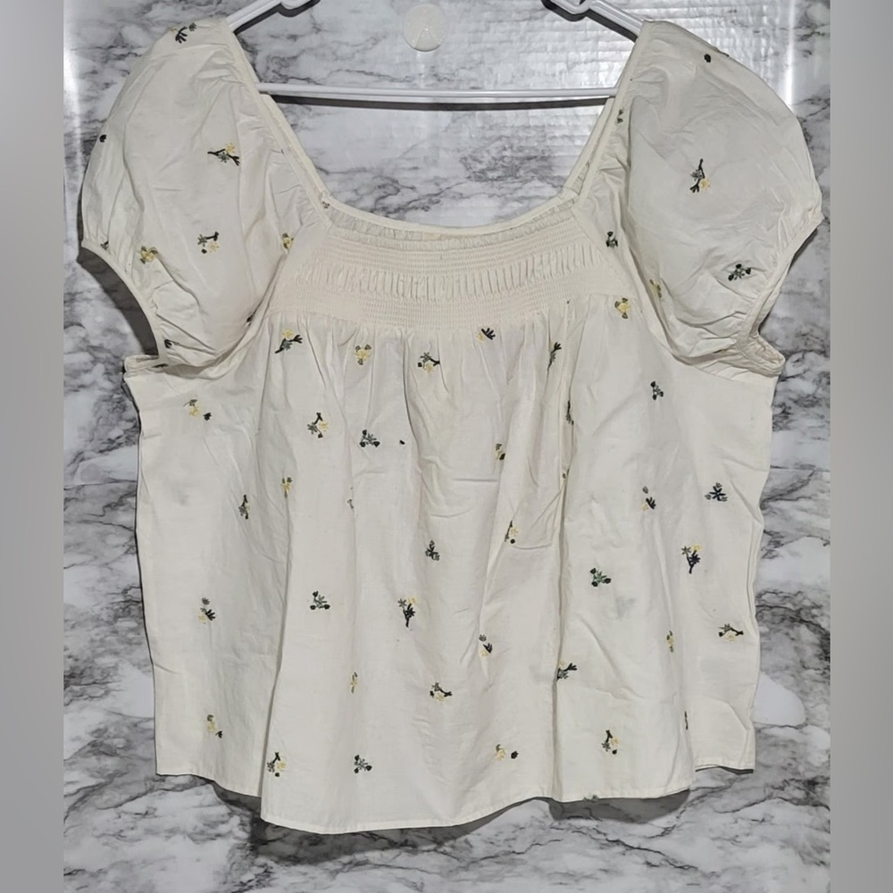 Universal thread puff sleeve floral blouse